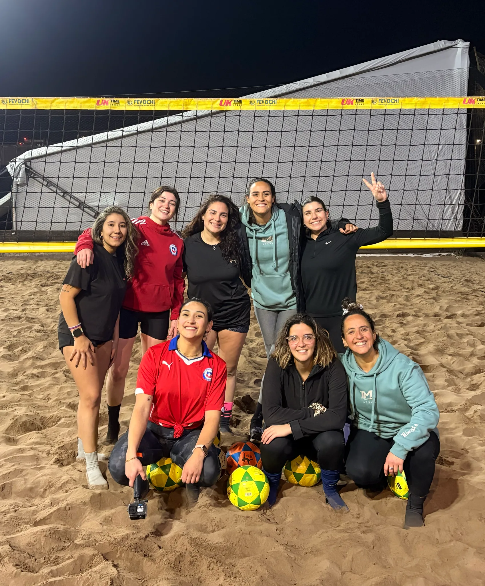 Práctica de control de balón en arena