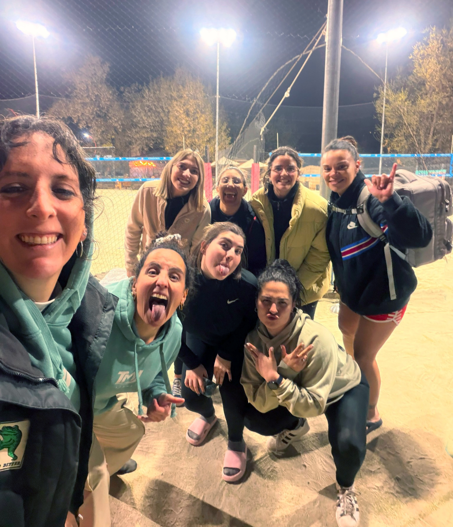 Comunidad TMJ compartiendo después del entrenamiento